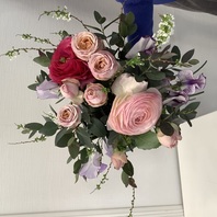 春の花ブーケとアレンジメント