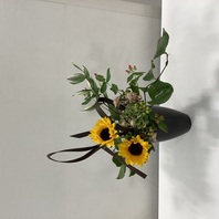 サンキライを使った夏のアレンジメント